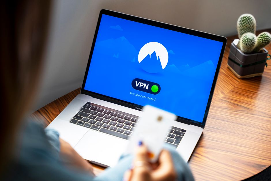 OpenWrt Güvenlik Rehberi: DNS Filtreleme ve VPN ile IoT İzolasyonu