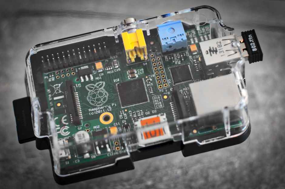 Taşınabilir Yapay Zeka: Raspberry Pi ve Mikrodenetleyici Rehberi
